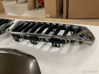 Originál BMW chrómové obličky ľadvinky na rad 4 - 6