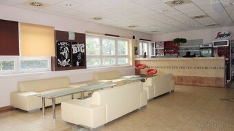 Predaj: Na predaj komerčná budova s parkovaním a širokým vyu - 6