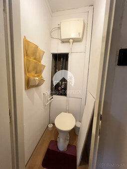 Zachovalý dvojizbový byt s lodgiou v absolútnom centre Komár - 6