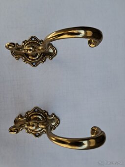 MOSADZNÉ VEŠIAKY - 6