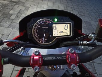 Suzuki gsr 750 - 6
