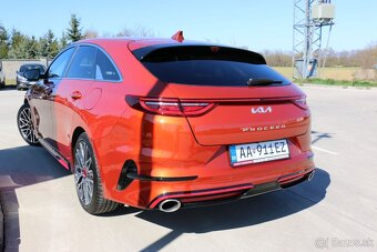 Kia ProCeed 1.6 T-GDi GT A/T - 6