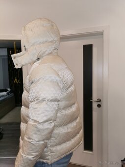 Predám zimnú bundu Prada – béžová, veľkosť L/XL - 6