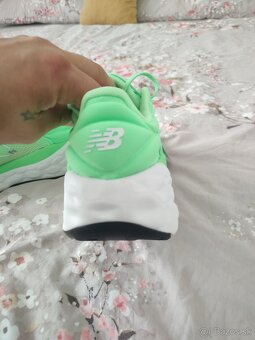 New Balance FRESH FOAM - 6