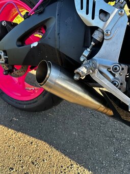 SUZUKI GSXR 750 - 6