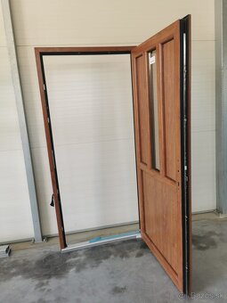 Zlatý dub speciál 100x210 Vchodové plastové dvere - 6