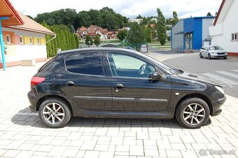 Predám Peugeot 206 1.1 benzín - 6
