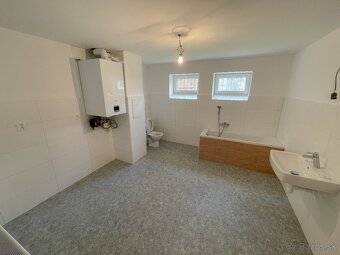 Veľkometrážny 2 izb. byt s parkovacím státím - 6