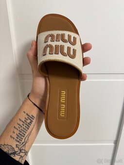 Miu Miu appliqué-logo slides - 6