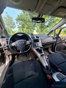 Toyora auris 2.0 diesel - 6