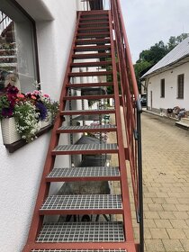 MOLO A KOMPOZITNE ROSTY NA SCHODY - 6