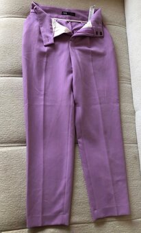 ———-Fialové nohavice s opaskom Zara, S/36, 11.70 E—— - 6