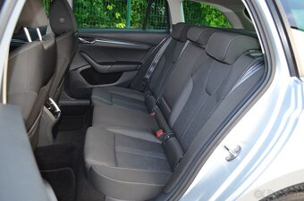 ŠKODA OCTAVIA COMBI 2.0 TDI DSG VIRTUAL KAMERA CRYSTAL LED - 6