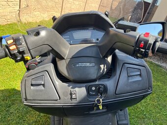 Suzuki Burgman 650 Executive - 6
