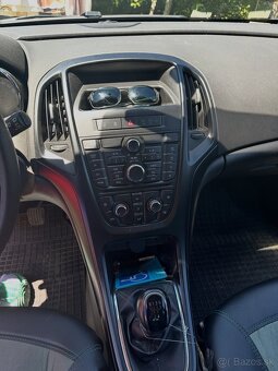 Opel Astra 2010 - 6