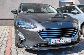 Ford Focus Kombi 1.5 TDCi EcoBlue Titanium A/T 8 - 6