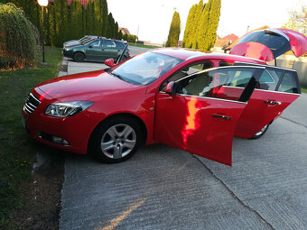 Opel Insignia combi Sports Tourer 2,0 bi-turbo, 4x4, 143 kW - 6