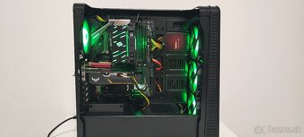 PC: AMD Ryzen 7 3700X, GTX 1650, 32GB RAM, SSD - 6