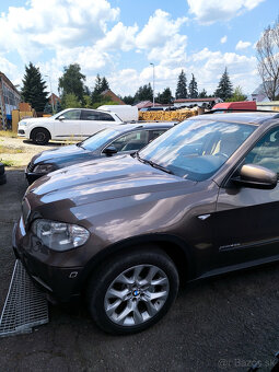 BMW X5 XDRIVE40D 2012 - zadretý motor - 6