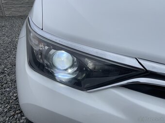 Toyota Auris 1.8i 16v HYBRID FL NAVI EXTRA - 6