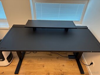 Predam vyskovo nastavitelny stol 150x70cm-Secretlab MAGNUS - 6