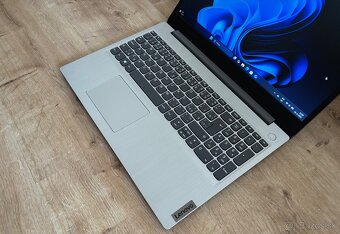//15.6"/Lenovo/4GB RAM DDR5/NvMe SSD 128GB/Intel HD 2GB - 6