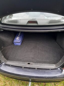 Hyundai Elantra - 6