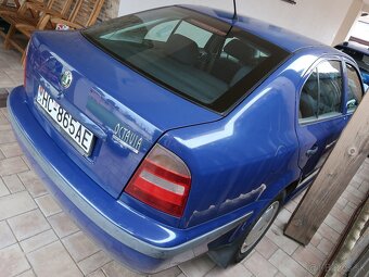 Škoda Octavia hatchback 1.6 74kW benzín GLX - 6