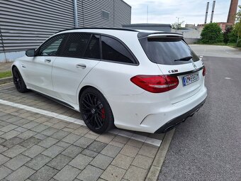 Mercedes-benz c63 s amg - 6