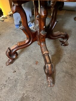 Krásny starožitný drevený stôl - A - 6