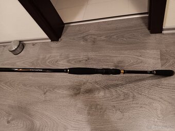 Prut Daiwa Crossfire Spin 2,7m 40-100g - 6