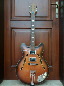 Retro gitara - 6
