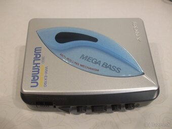 TOP STAV perfektny = WALKMAN SONY = dokonaly ZBERATELSY STAV - 6