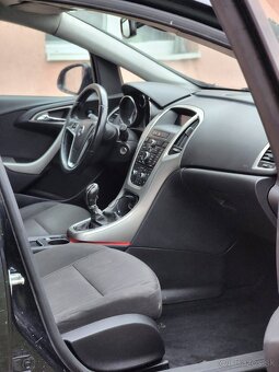 Opel Astra J Sport Tourer 2012 - 6