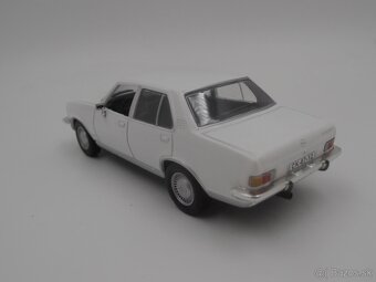 Opel Rekord, RAF Latvia   1/43 - 6