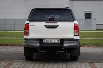 Toyota Hilux DC 2.4 I D-4D Active 4x4 A/T // AJ NA SPLÁTKY - 6
