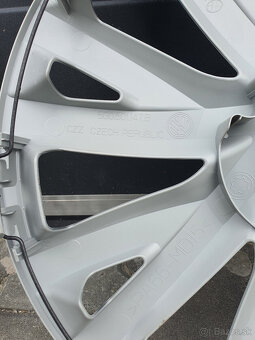R16 Puklice volkswagen r16 vw 16 puklice kryty kol disky - 6