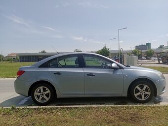 Predám Chevrolet Cruze 1.6 benzín 83kw - 6