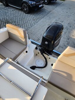 Quicksilver 455 Cabin - 6