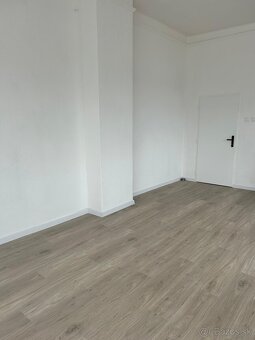 Na prenájom kancelária s parkovaním centrum Banská Bystrica - 6