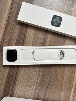 Apple Watch SE (2nd gen) Midnight Aluminium 44mm - 6