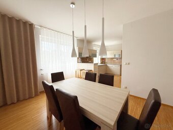 Predaj rodinnej vily s krásnou záhradou 1250 m2 | Stránske | - 6