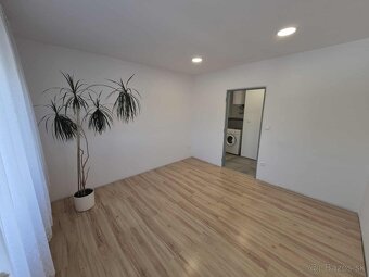 Krásny 3 izbový byt s loggiami na PREDAJ - KOMÁRNO - 6
