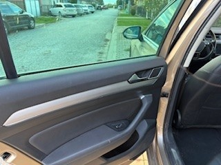 Volkswagen Passat 2,0 DFC 140kW sedan - 6