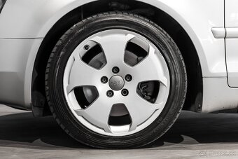 Audi A4 Cabriolet 2.4 V6 multitronic - 6