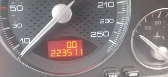 Predam Peugeot 607 2.2 - 6