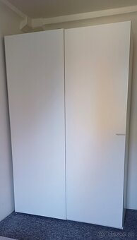 Kvalitná šatníkovä skriňa IKEA vo výbornom stave - 6
