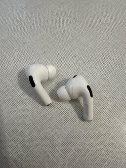 Slúchadka-Apple AirPods 2.Generácie - 6