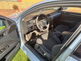 Skoda super 2.0 103kw ROK 2012 - 6