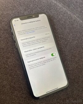 iPhone X 64GB - 100% batéria - 6